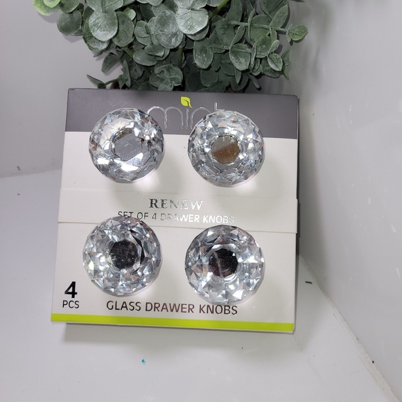 NEW! 4 Glass Drawer Knobs - Picture 1 of 2